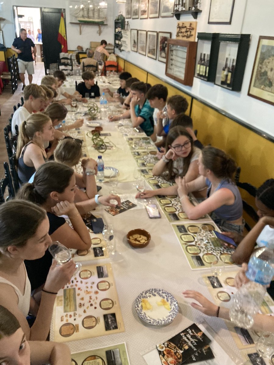 FelstedSpanish tweet media