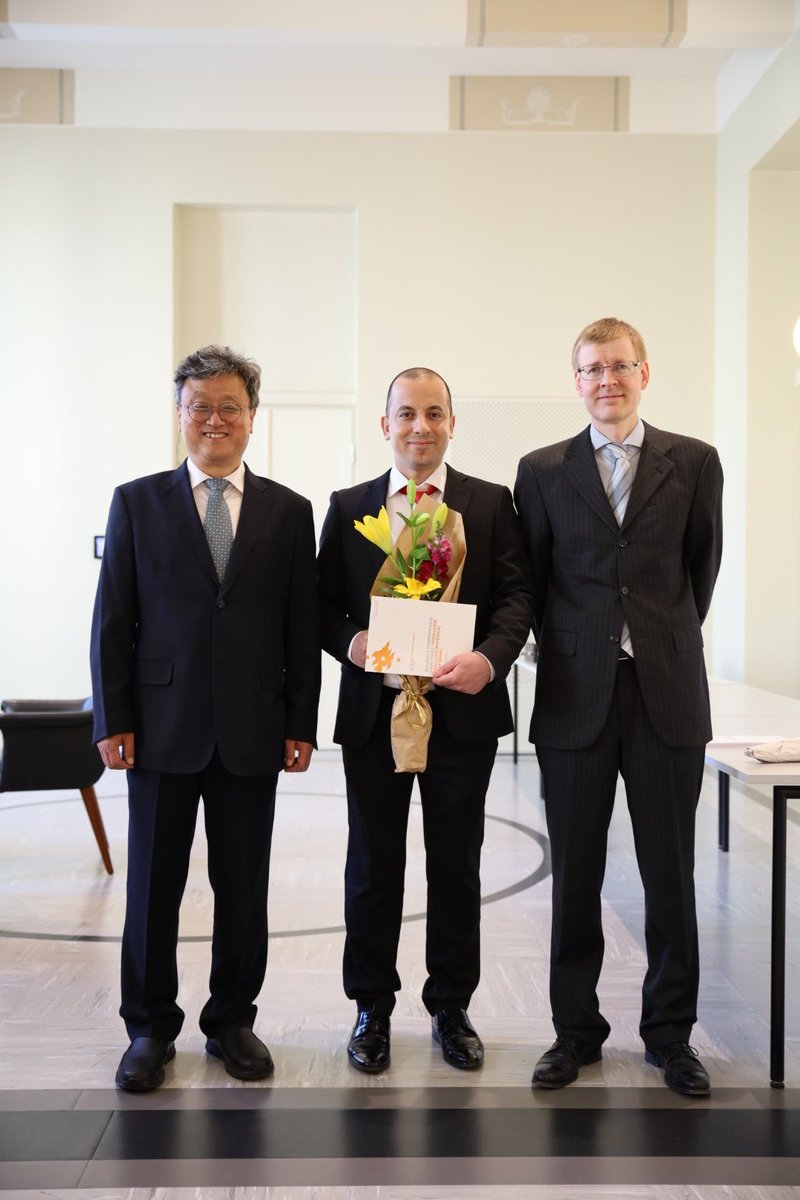 JehadAldahdooh's tweet photo. I successfully defended my PhD on Friday! Immense gratitude to Prof. Hong-Gee Kim for the insightful feedback and to Dr. Jing Tang and Dr. Ziaurrehman Tanoli for their unwavering support. Thank you to everyone who cheered me on throughout this journey @NetPharMed @UnivHelsinkiCS https://t.co/Hvo2KOAkI1