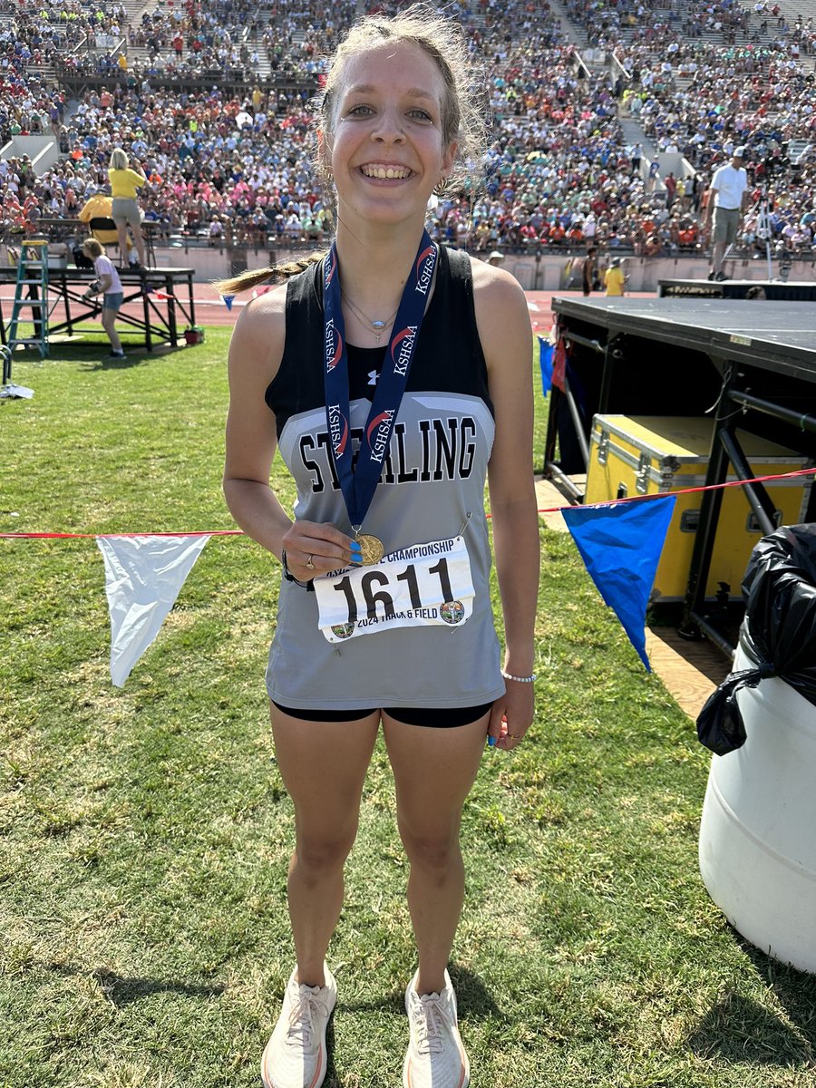 2A girls 400m state champion🥇

Julia Kilgore of Sterling wins the 2A girls 400m with a time of 57.88. 

#trackinkansas