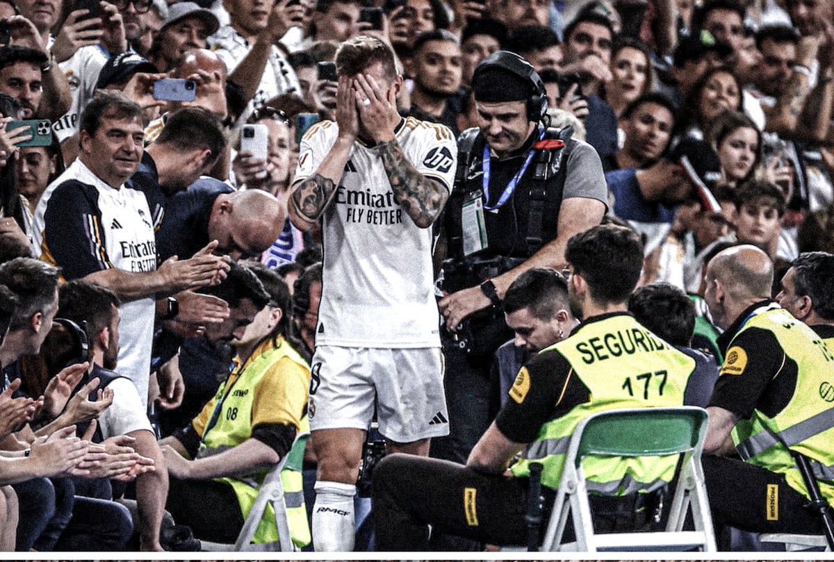 ByFactory_YT's tweet photo. Dejadme solo. 💔💔💔

Te amo Antonio, eres legendario. 
El mejor 8 de la historia del fútbol. https://t.co/mAIhmWfdwx