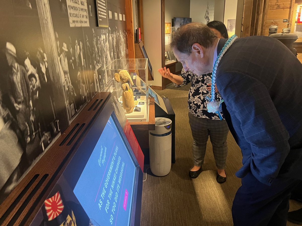 Ron Wyden tweet media