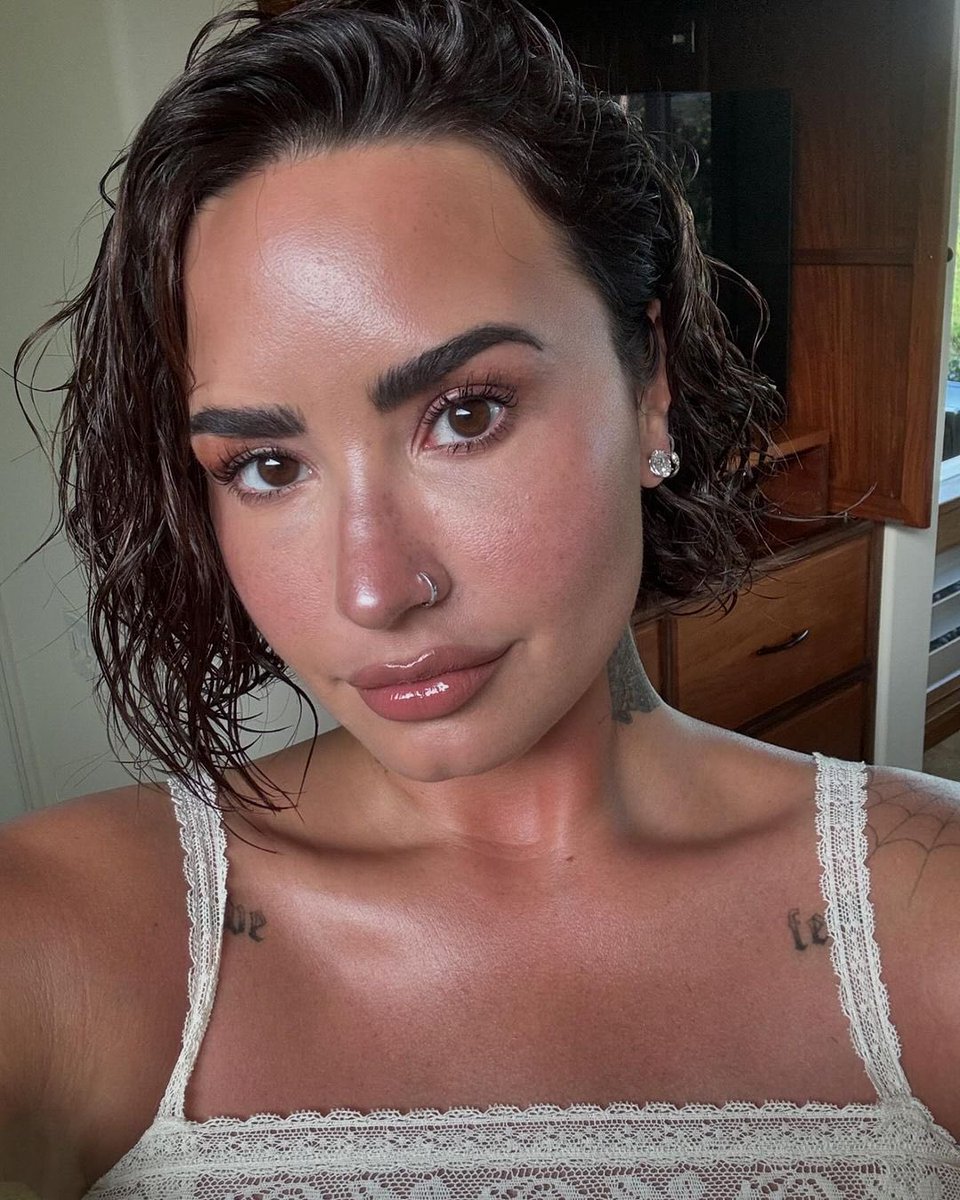 archivefordemi's tweet photo. DEMI LOVATO OH MY GOD. https://t.co/hFipEpzCCn