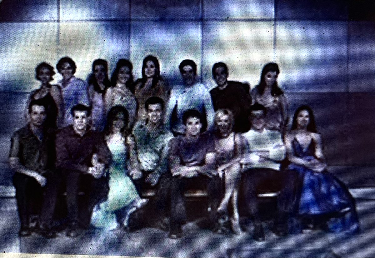 Pianistatuitero's tweet photo. Acabo de empezar a ver el primer programa de #OT2001 #OT2002 para empezar a tocar sus canciones al piano.
Rasa, Bisbal, Bustamante, Chenoa, Manu, Veronica, Nuria, Gisela, Naim, Alex, Juan, Alejandro, Natalia, Javian, Mireia y Geno.
#Pianistatuitero2. https://t.co/zVuz2V73TU