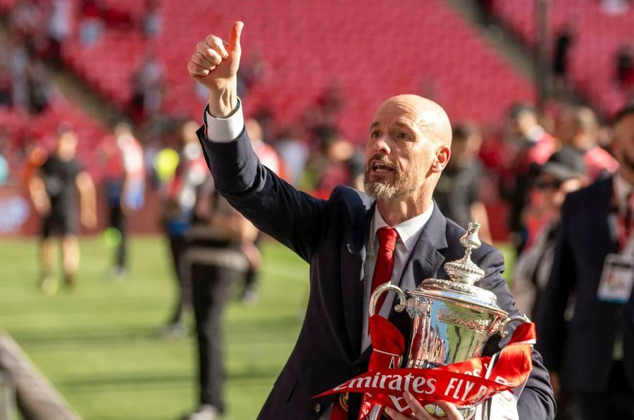 UnitedUpdates's tweet photo. 🚨 Erik ten Hag is the first Manchester United manager to win trophies in back-to-back seasons since Sir Alex Ferguson. [@JacobsBen] #MUFC https://t.co/JhnTlzD32N