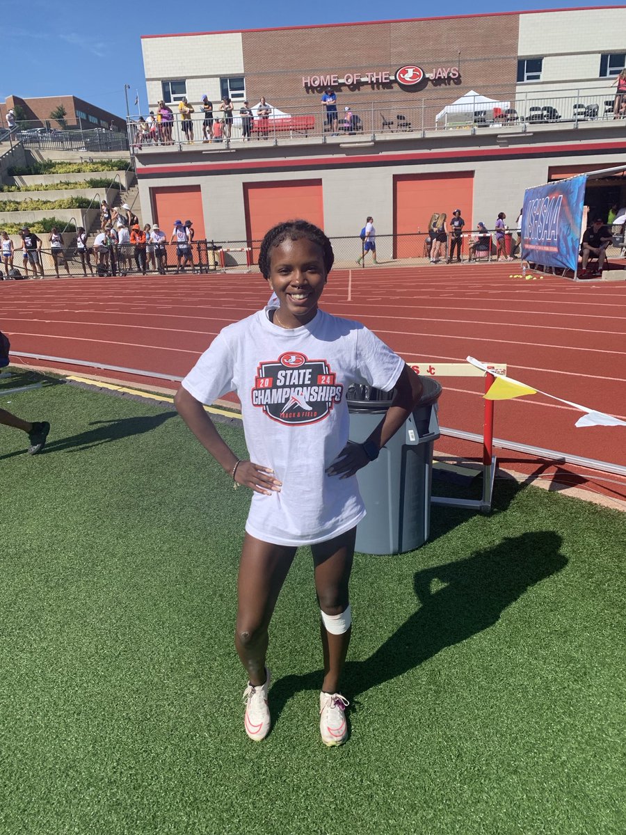 Congratulations Cheria Galbreath! #DoubleMedalist #100H #300H #SchoolRecord ⁦@JCTrackField1⁩ ⁦@AthleticJc⁩ ⁦@JeffCityJays⁩ ⁦@jaypridealive⁩