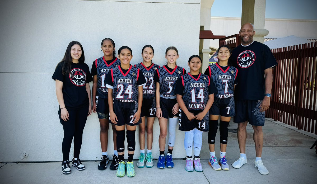 AztecAcademy's tweet photo. These young ladies did a great job in their first tournament today. Keep up the great work and welcome to the ABA/MDX travel teams. 👏
#GoABA⚪️⚫️🔴 https://t.co/Uk9ArIzDVW