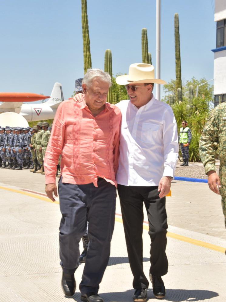 Recibiendo a nuestro presidente <a href="/lopezobrador_/">Andrés Manuel</a> en Sonora para revisar los avances de los trabajos del IMSS-Bienestar en el estado.