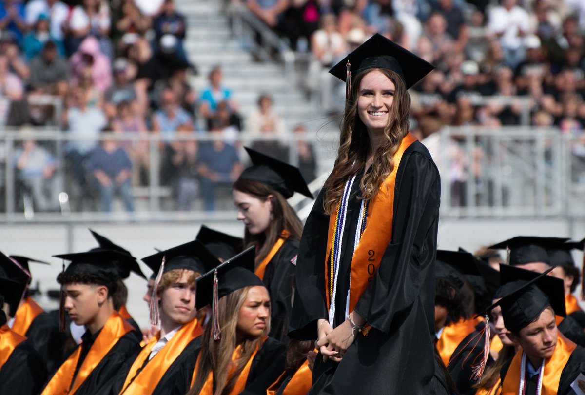SVVSD's tweet photo. Hats off to the Mead High School Class of 2024! The future is bright for our Mavericks. We look forward to seeing you take the world by #StVrainStorm @MeadHS 🎓 ⚡ 

📸 View the album at https://t.co/sBppM7worh https://t.co/42Tku1wnh6