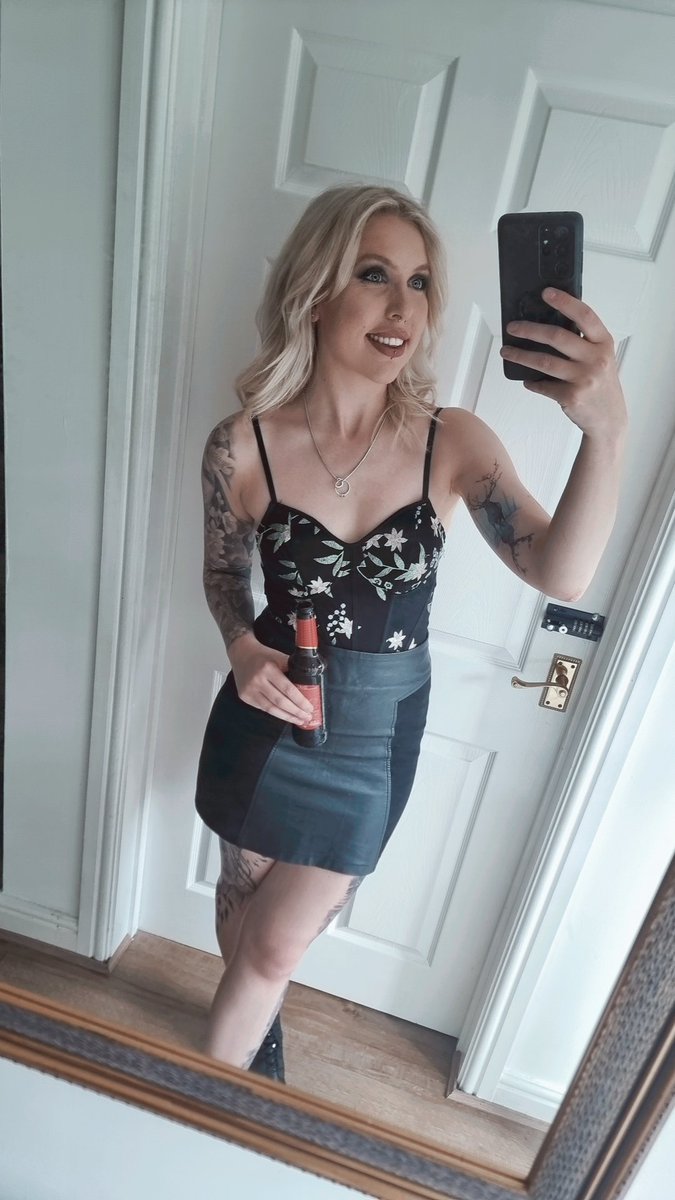 ruththorpey's tweet image. Hen do time! My fellow paramedic is getting hitched! #paramedic #hendo #love #wedding #love