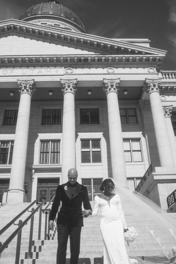 This Couple Said Yes to a Sexy & Modern Courthouse Wedding in Utah bit.ly/4dT1B4K