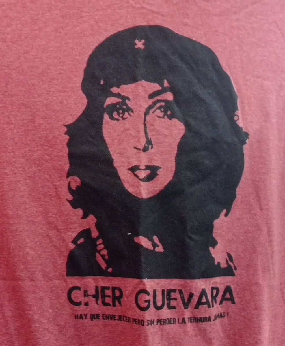 thedarkwidower's tweet photo. Tras mi amplio retiro espiritual solo quería decir que me han regalado esta camiseta. Ahora, a desaparecer cien años otra vez. https://t.co/JxmAGKrzNp