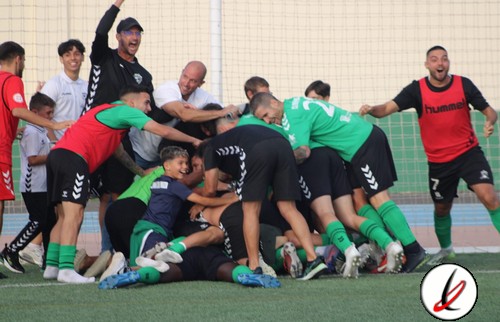 ⚽ #TerceraFederacion 

El @unionsuryaiza logra en la prórroga la clasificación para la segunda ronda

☑️ Las Palmas Atlético igualó la eliminatoria en la segunda parte
☑️ Moha anotó el empate en el minuto 120

Consulta la crónica en el enlace ⬇️⬇️

lanzarotedeportiva.com/index.php/futb…