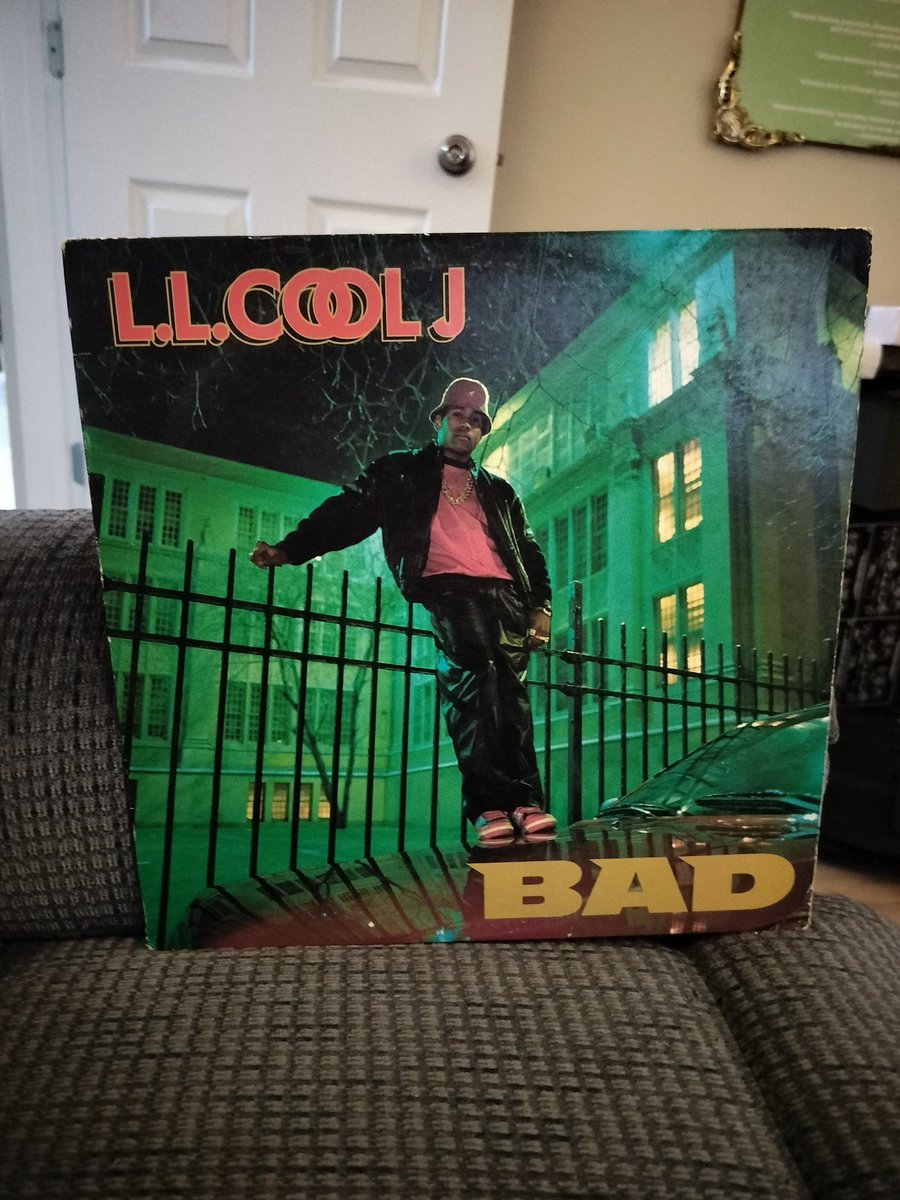 L.L. Cool J - Bigger And Deffer #nowplaying #nowspinning #vinylcollection #vinylcollectionpost #vinylcommunity #vinylgram #vinylrecords #vinyloftheday #vinyl #records #lp #album #albumcover #albumoftheday #80s #80shiphop #80srap #hiphop #rap