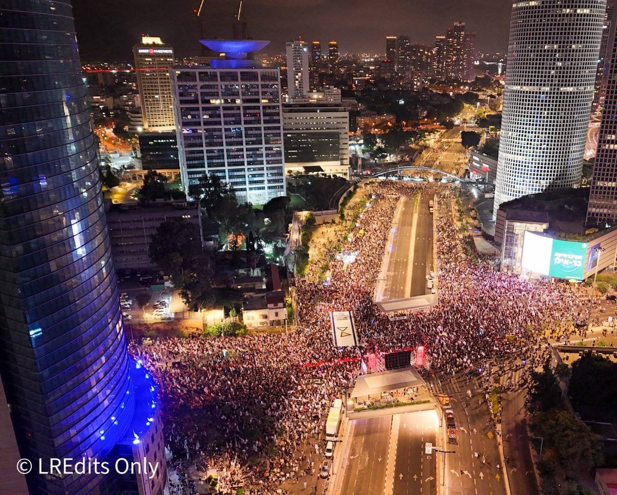 🇮🇱 Manifestantes vão às ruas de Israel contra o governo de Benjamin Netanyahu.

Eles pedem a renúncia do primeiro-ministro de Israel e a antecipação de novas eleições no país.