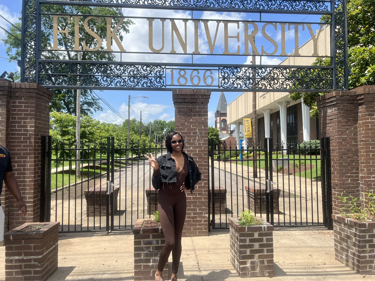 Zy Thompson tweet media