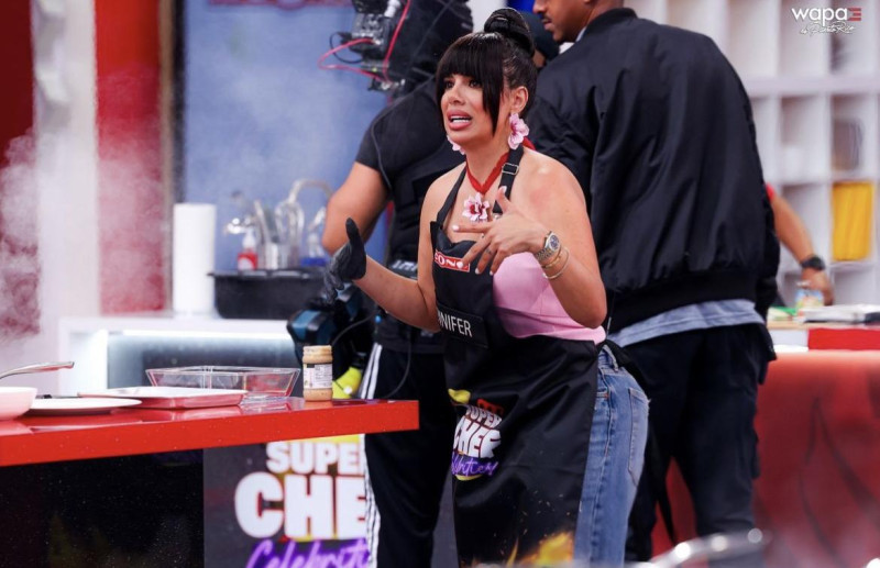 Jennifer Fungenzi celebra su permanencia en el reality 'Super Chef Celebrities' 🔗listindiario.com/entretenimient… #ListínDiario