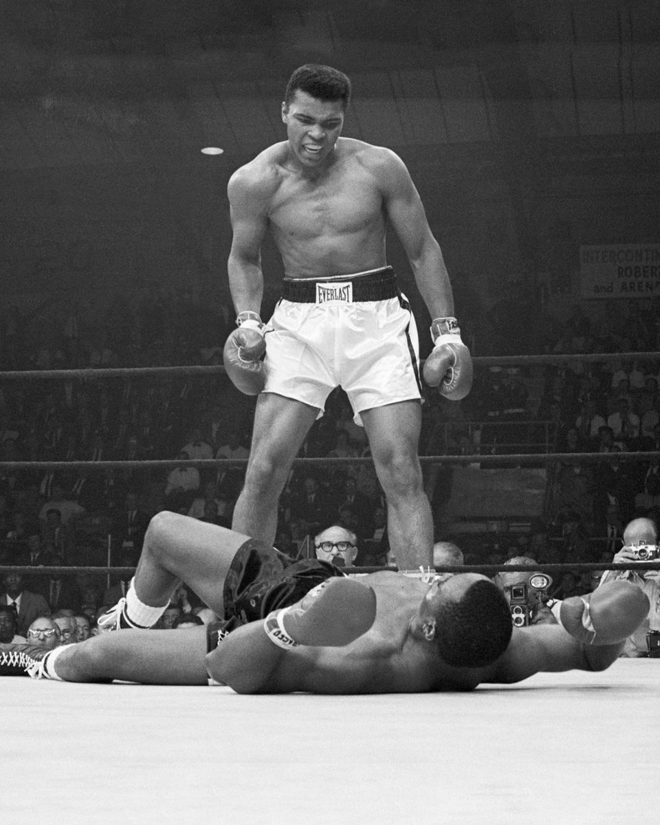 Everlast_'s tweet photo. Ali vs. Liston II - May 25th, 1965
#OnThisDayInBoxing Muhammad Ali cemented his status as the greatest of all time. Before just 2,434 spectators in Lewiston, Maine, Ali defended his heavyweight championship against Sonny Liston. The bout, ending in a first-round knockout, remains one of the most iconic and controversial moments in sports history. Ali’s lightning-fast right hand, Liston’s dramatic fall, and the debates that followed only added to his legendary status.
“Get up and fight, sucker!” - Muhammad Ali
#ChoiceOfChampions
