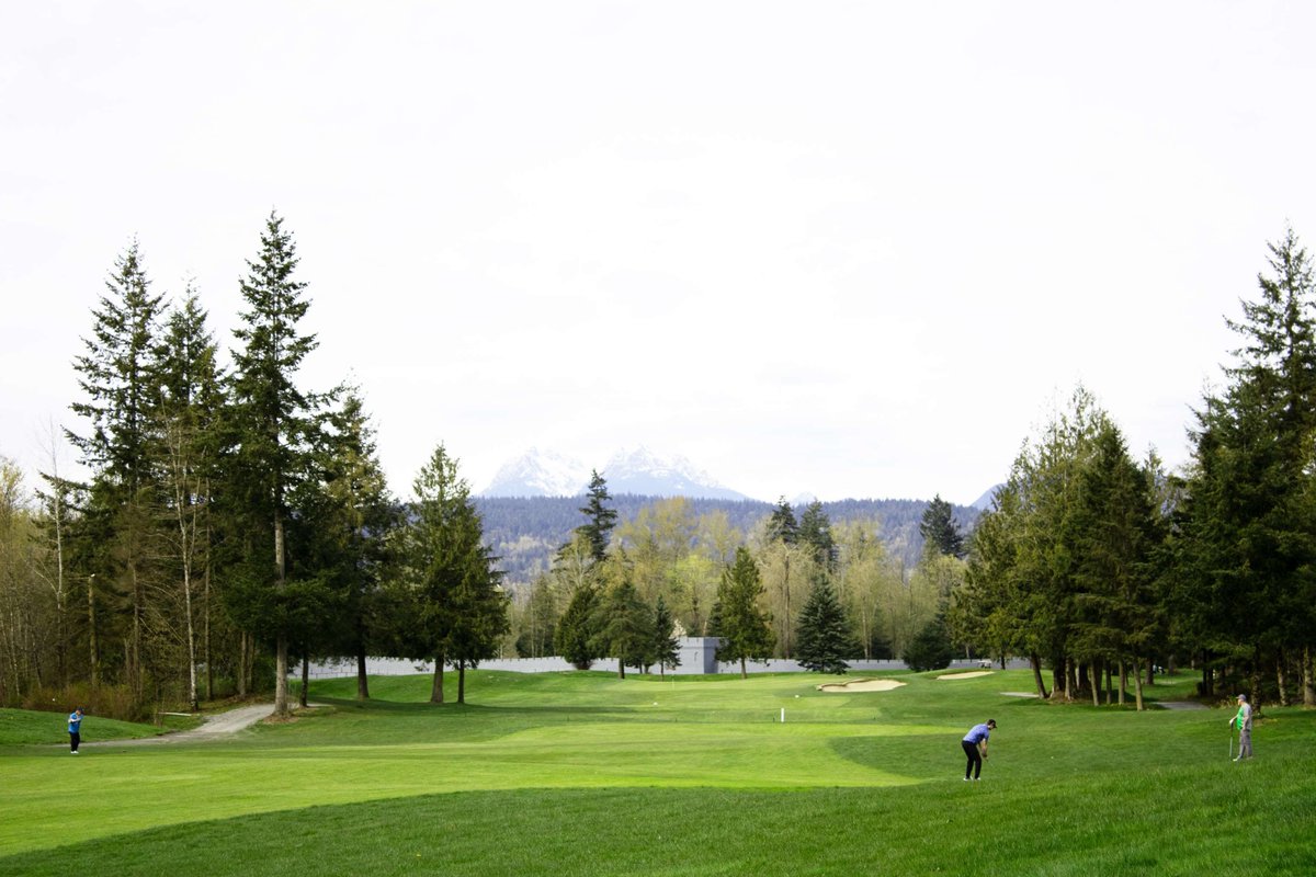 Hole 16 - 190 yards to a front left pin on a brisk cloudy day. What's your play from the right rough?

Twilight rates now start at 4pm every day! Visit our website to book your next tee time at GreenTee Country Club.🌐

#greenteecountryclub #golfcourse #golf #vancouvergolf