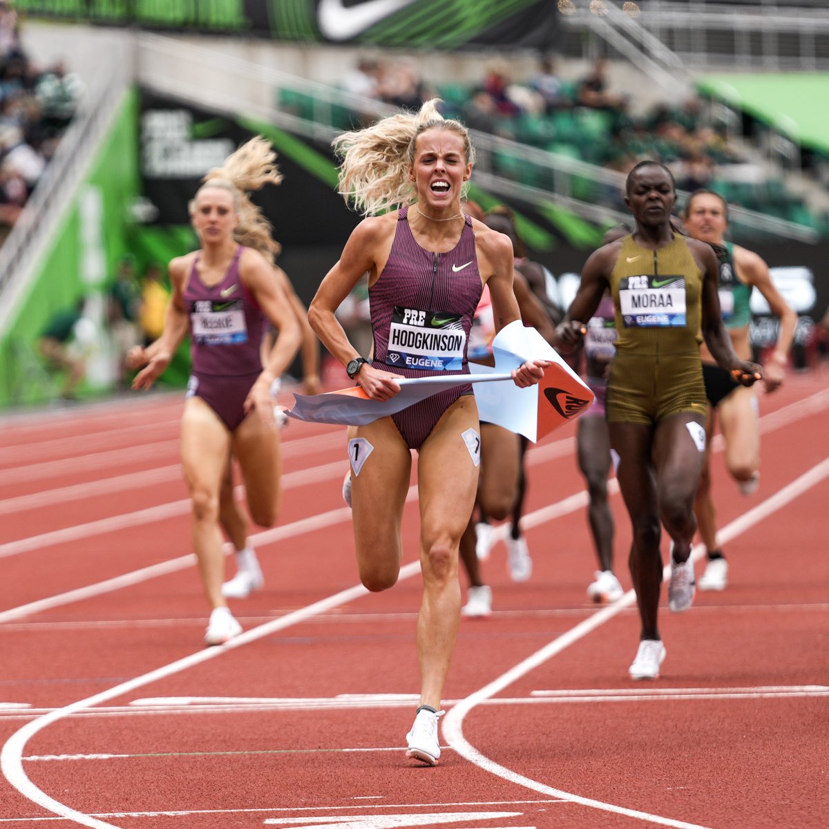 WorldAthletics's tweet photo. It's Keely's time to shine 👀

@keelyhodgkinson destroys the women's 800m field in Eugene with an astonishing 1:55.78 world lead 🙌

📸 @matthewquine 

#DiamondLeague https://t.co/KvrFmBB1lG