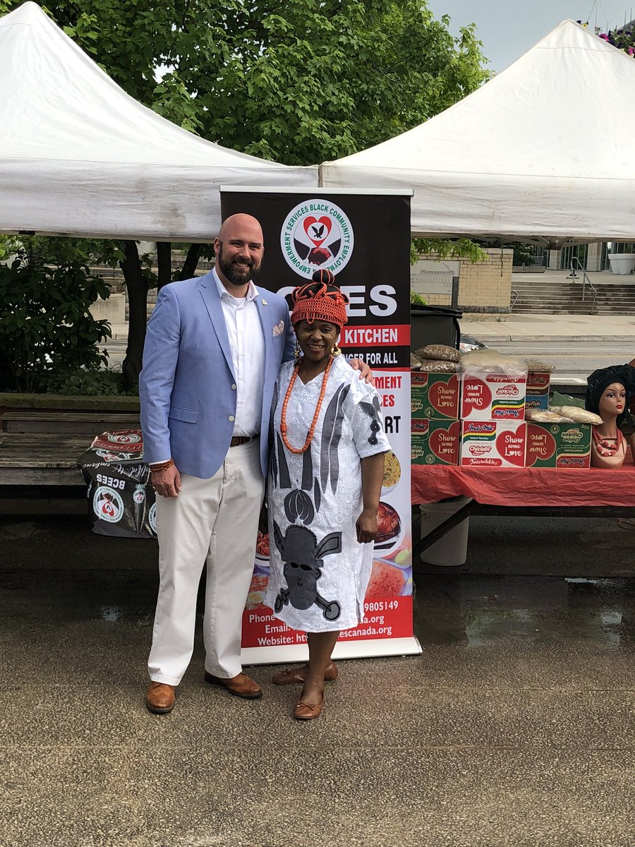 kernaghant's tweet photo. A little rain couldn’t stop #AfricaDay in #LdnOnt! Thank you to Rosemary from BCEES &amp; Rosewen Nigerian Restaurant and Love First International for inviting me to this wonderful celebration @CoventMarket! 
#GetDTL https://t.co/UkWcArL1Zm