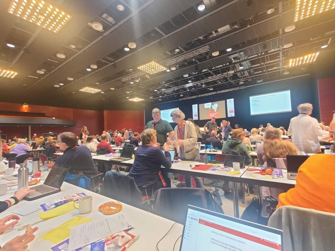 GewKoln's tweet photo. Wir sind heute beim NRW Gewerkschaftstag in Bochum! Gemeinsam beraten wir unter dem Motto "Bildung sichern: Demokratie stärken!" https://t.co/bPqZwC0osZ