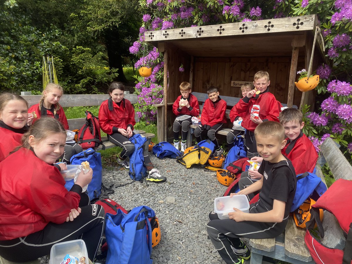 AMBERLEYPRIMARY's tweet photo. On our way back to High Borrans to have a bit of lunch before kayaking this afternoon #HighBorrans https://t.co/xACbsmPVpC