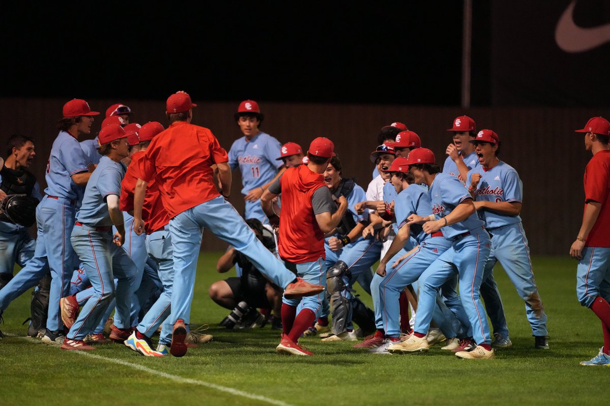 CCHSCougarNews's tweet photo. Fantastic and exciting season @diamondcougs‼️❤️⚾️ The future is bright! https://t.co/jIS9Us8BdP