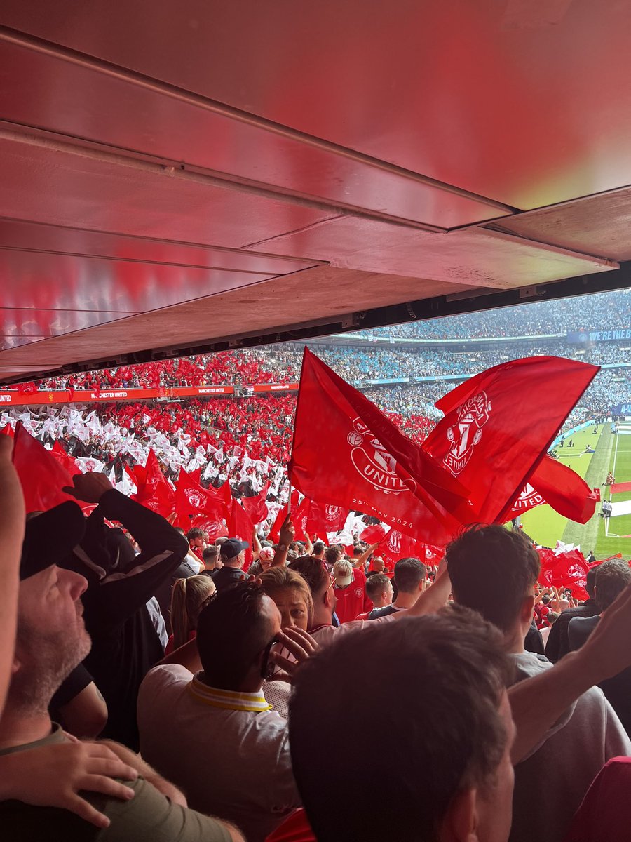 BrownMcsauce's tweet photo. Nothing on earth like being a red 🇾🇪 https://t.co/37ON62wZCN
