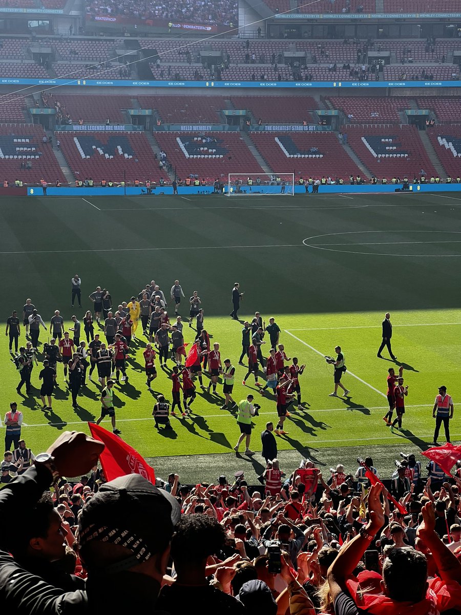 BrownMcsauce's tweet photo. Nothing on earth like being a red 🇾🇪 https://t.co/37ON62wZCN