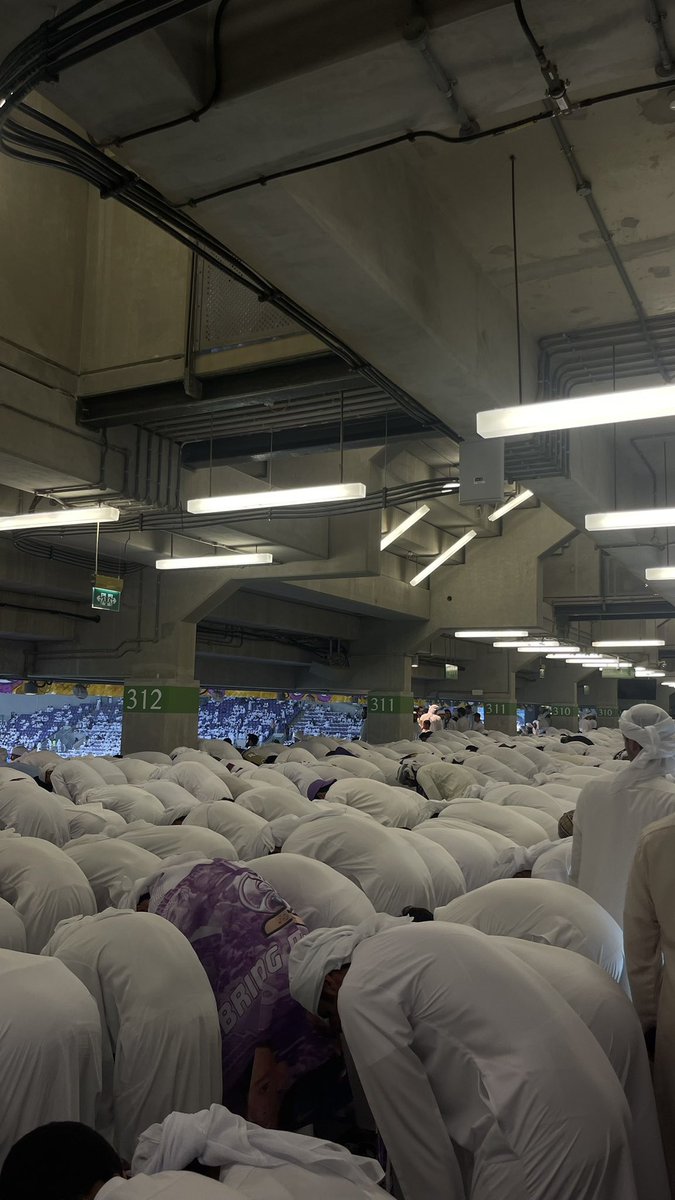 saifcaio's tweet photo. والله العظيم اني أحبكم فرد فرد 
اقسم بالله فخور وسعيد كوني واحد منكم وفيكم
الله يثبتكم على دينه يا زعماء ويفرحكم دوم 💜 https://t.co/0PJpynSb0Z