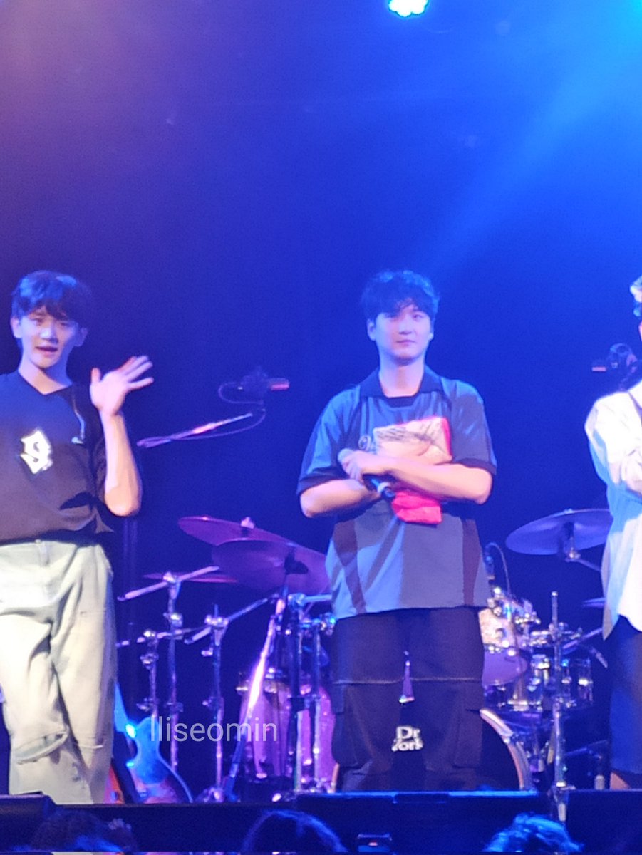 lliseomin's tweet photo. THE MOST ADORABLE BOYS I'VE EVER SEEN IN MY LIFE🥹🤍
#lucy #루시 #gwangil #yechan #wonsang #sangyeop #신예찬 #최상엽 #조원상 #신광일 #writtenbyflower #lucyintoronto https://t.co/LeZfZNrMH9