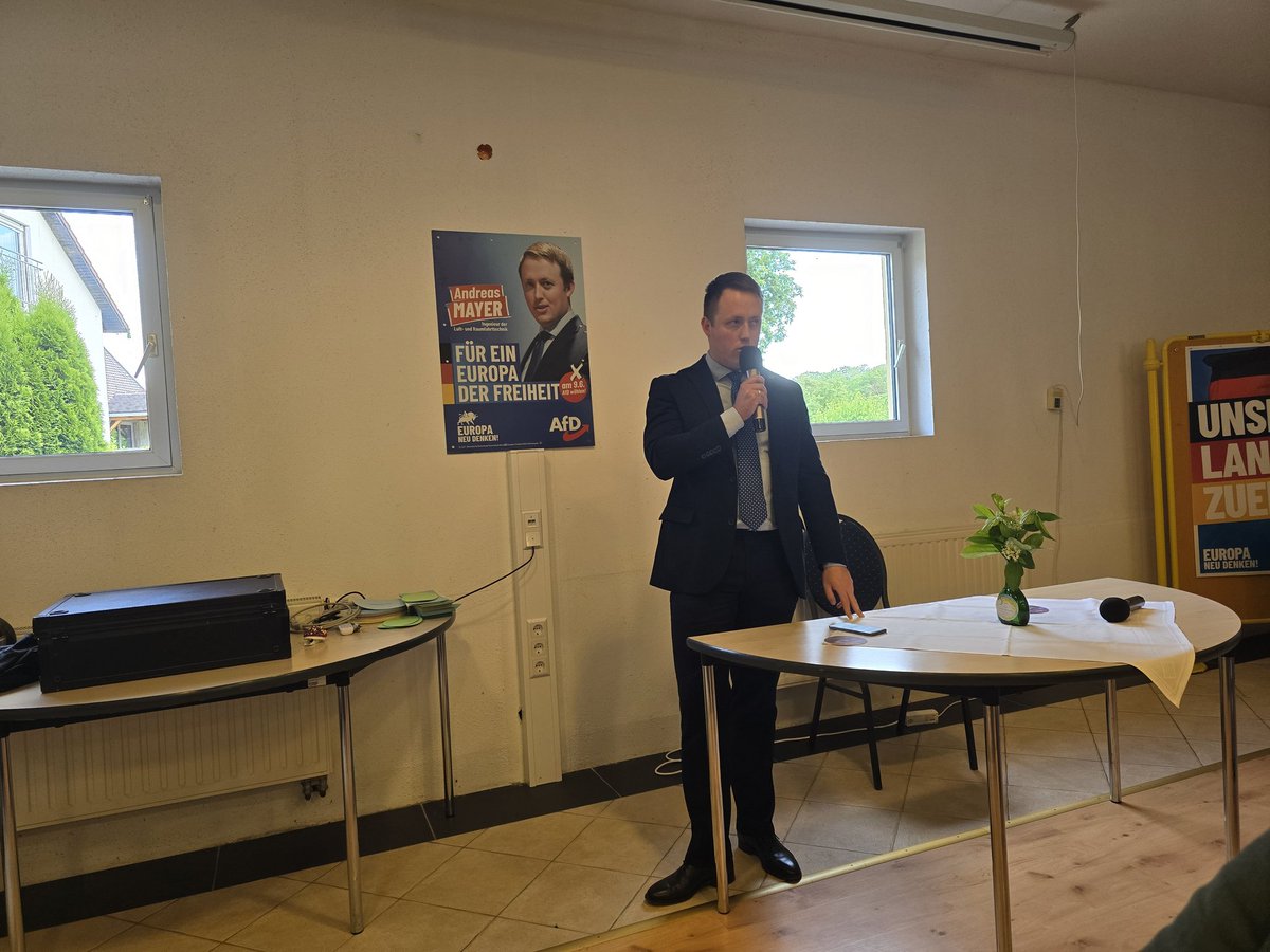 AndreasMayerAfD's tweet photo. Heute Abend ging es mit einem Bürgerdialog in #Wemding im Landkreis Donau-Ries direkt weiter. Danke an den Kreisverband für die Einladung. Wir färben Bayern und Deutschland 🇩🇪💙! Für die #Freiheit! #DeshalbAfD #EUWahl2024 #Schwaben https://t.co/2cV7DAQX0L