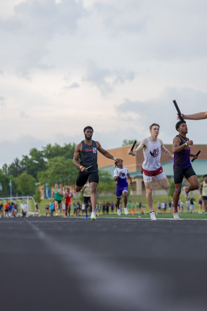 Senior <a href="/Nick_rob827/">Nicholas Robinson</a> will be going to State in 3 events! 
He placed 6th in the 100m.
He placed 🥉 in the 200m to advance
In a time of 21.88 (-2.3)
Anchored the Regional Champion 🥇4x100m relay! 41.56!
And Anchored the 4th place 4x400m advancing in it as well! 3:20.19! Let’s go!