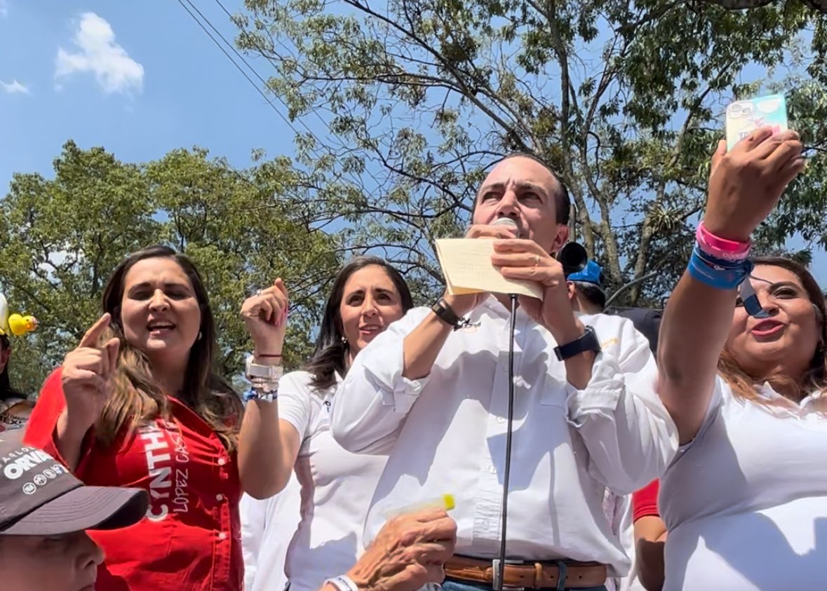 Desde el centro de #Cuajimalpa hoy les decimos: ¡Vamos a ganar con el próximo Jefe de Gobierno @STaboadaMx y el próximo Alcalde @carlosorvananos! Nos tienen miedo porque ¡El cambio viene! Este 2 de junio #VotaPRI