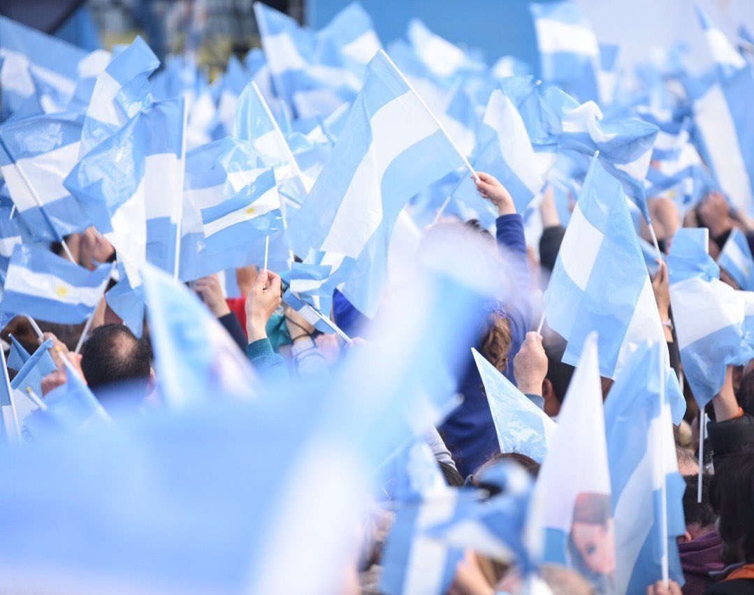 Argentina 🇦🇷 es más + La Revolución de Mayo es símbolo de la lucha del pueblo argentino por su libertad y autodeterminación. El espíritu de unidad y voluntad de cambio siempre han hecho parte de la historia de los argentinos. Hoy les decimos: Feliz día de la Patria, Argentina