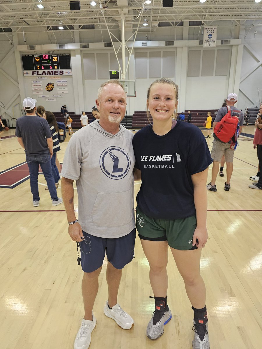ZaraGosse's tweet photo. I had a fantastic experience at @LeeUWBB elite camp today. The campus is beautiful and Christ centered! Thank you to @coachmrowe and coach @nakeiaburks ! I truly enjoyed looking at @LeeU 's campus! #Classof2027 #paintprotector #NorthHallHighScool #Gainesville #Georgia @LadyTHoops
