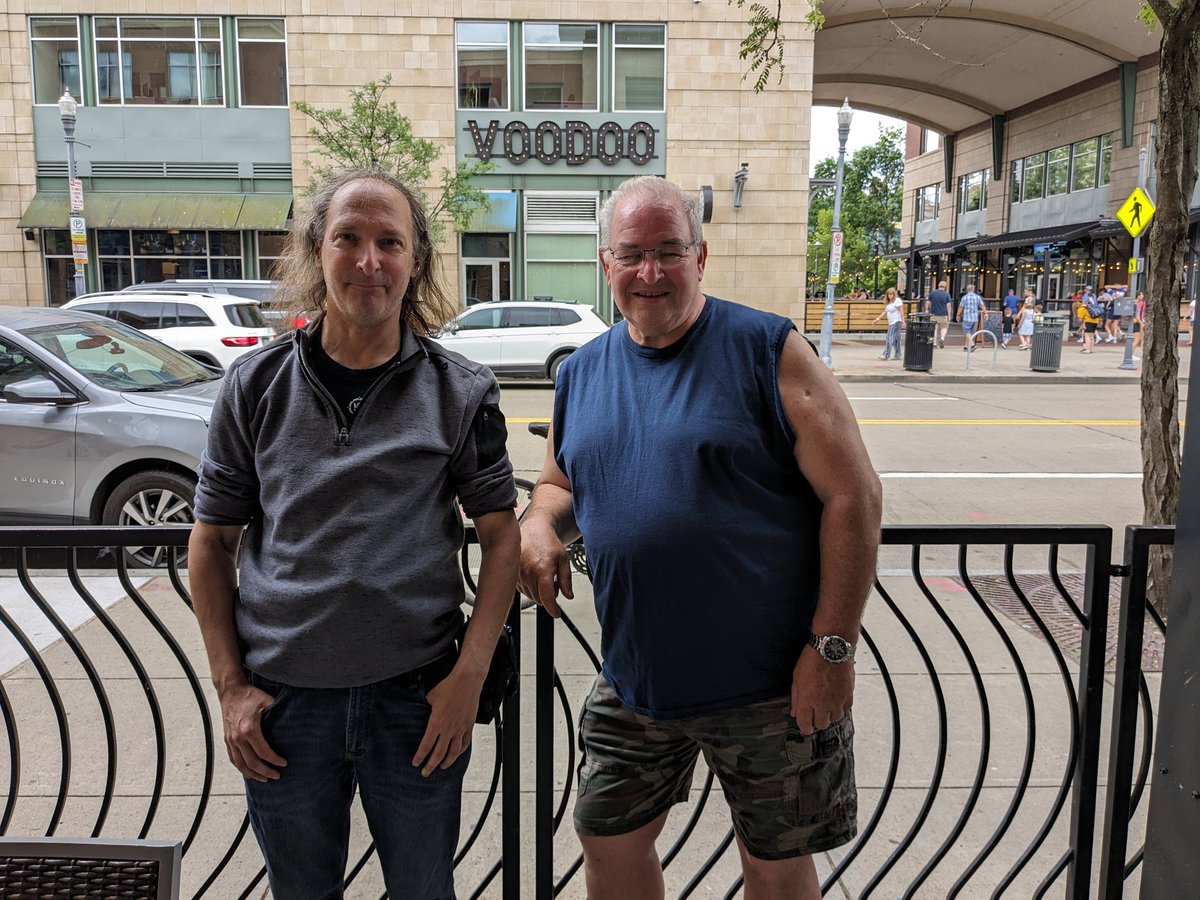 Had a lovely albeit brief stop in Pittsburgh made better by meeting and having a drink with @DavidBarckhoff Was ace meeting you and I'll be back for a longer stay the next time. 😎😎😎👍👍👍🇺🇲🇺🇲🇺🇲