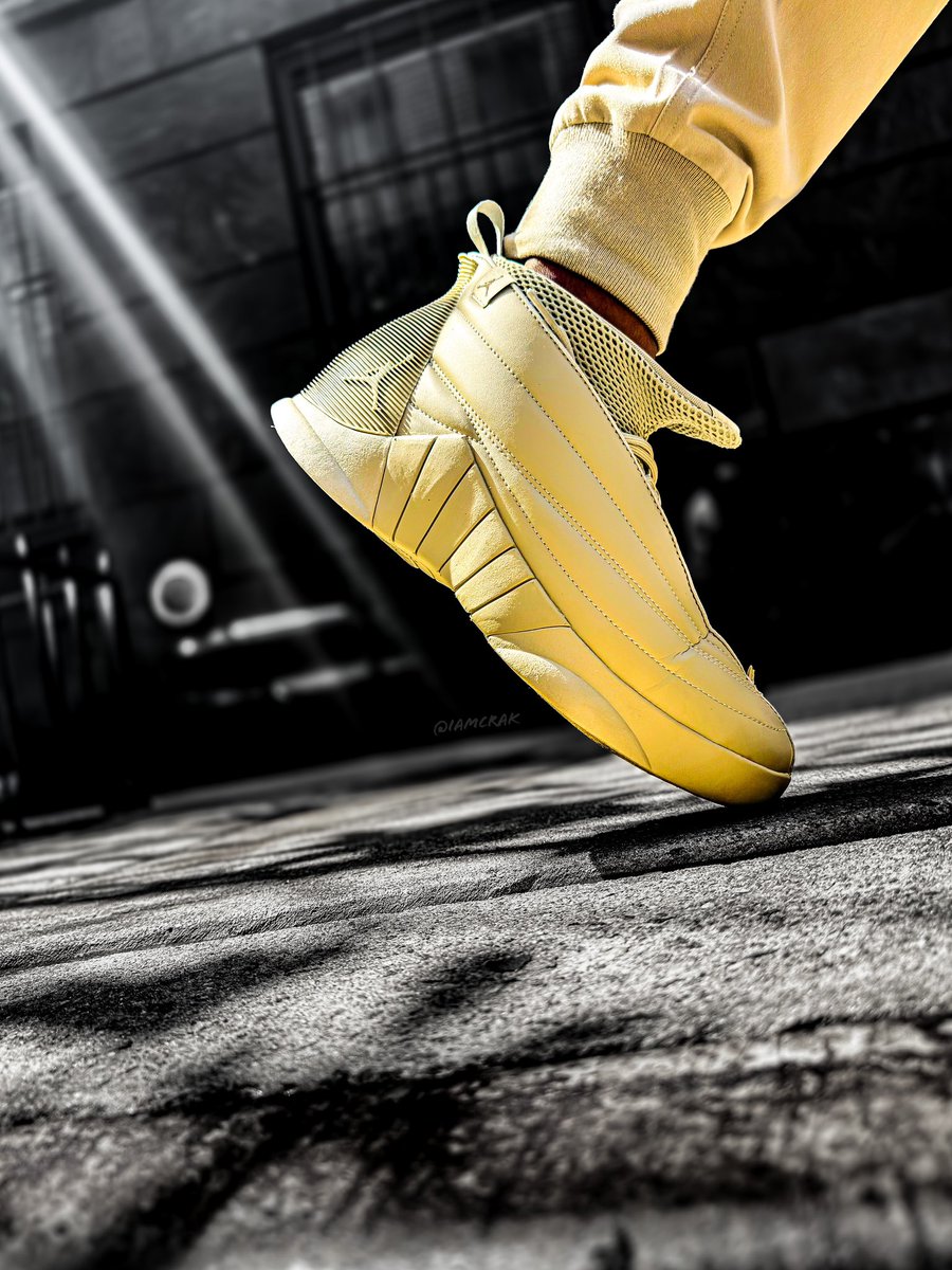 IamCrak's tweet photo. “Sneakers are boring”… enjoy Memorial Day weekend .
#snkrsliveheatingup
#Millerapproved #jumpman #Wdywt
#snkrskickcheck #KOTD
#atmoscollectorsclub #SNKRS
#kicksonfire #sneakers #sneakergallery #retro #soleonfire #sneakerfiend #Nicekicks
@Jamiersen https://t.co/P7H2vFRAkz