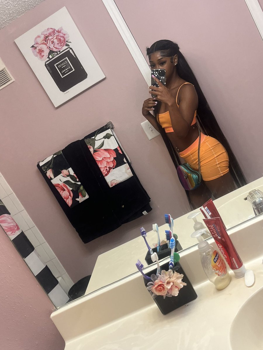 dreamdoll_brii's tweet photo. He pulling on my hair, this them REAL INCHES 💅🏽 https://t.co/DgXbRUvKcZ