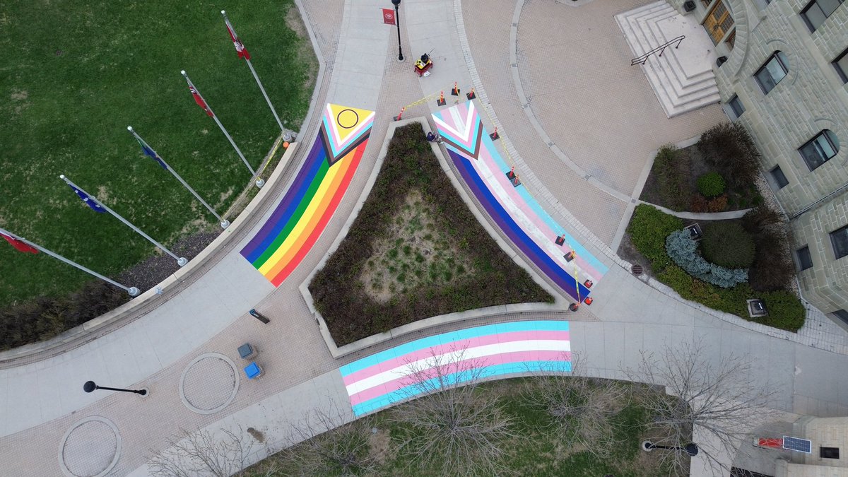 Happy Pride !!!!
🩷🩵🤍💜💙💚💛❤️🤎🖤
Very appreciative to have once again been invited by <a href="/uwinnipeg/">UWinnipeg</a> Pride Committee to create these 3 new Pride murals. The weather was not very cooperative but happy with how these turned out!