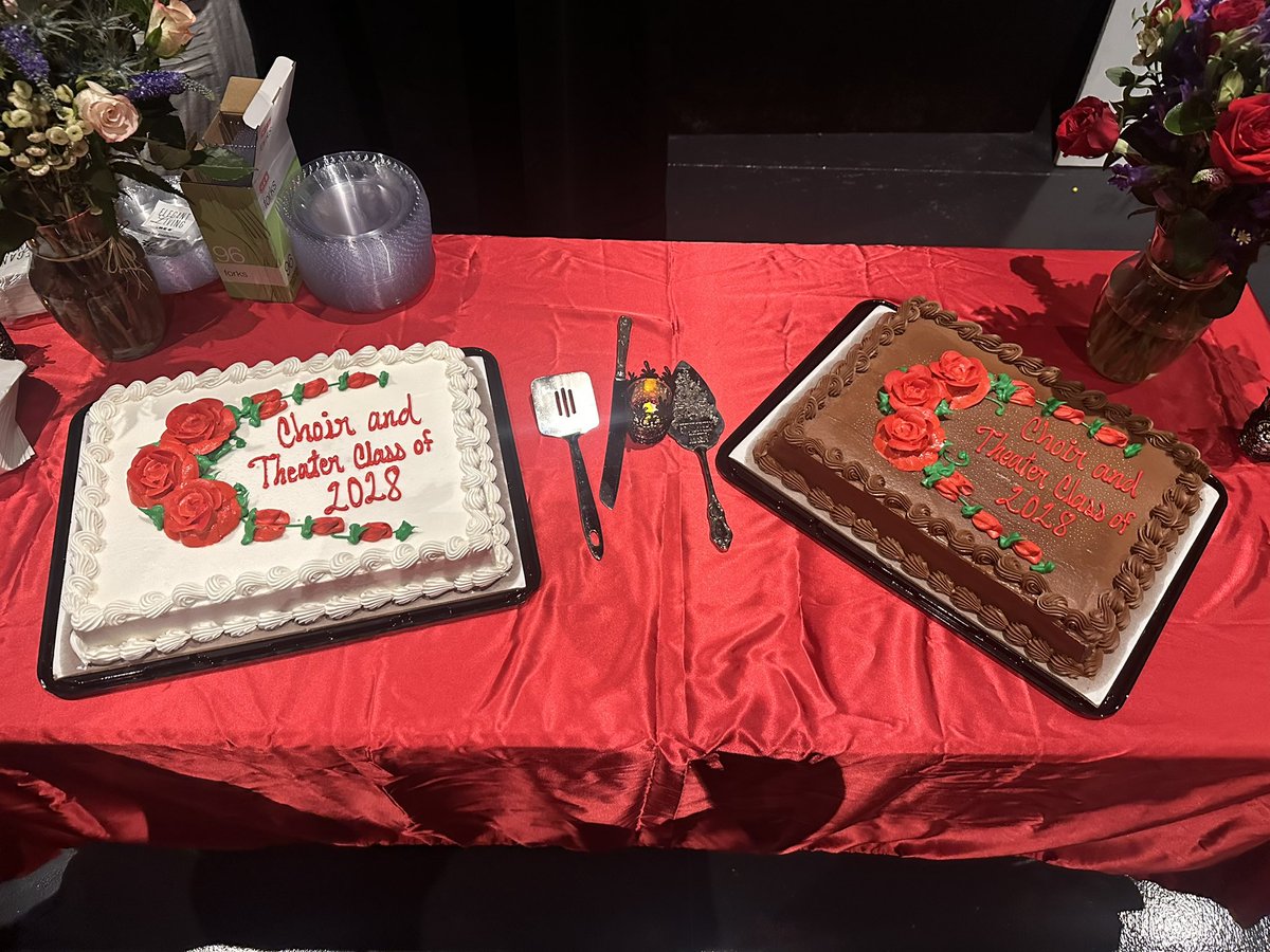 #KMSChoirandTheatreBanquet✨
glam glow up of our black box✨ to celebrate our students with! Lots yummy food, fellowship &amp; pics to capture! Thank you to our Booster Club for hosting! We Directors are so proud of y’all! 💗🎭🎶
#KMSCougarPride <a href="/KingwoodMSChoir/">KMS Choir</a>