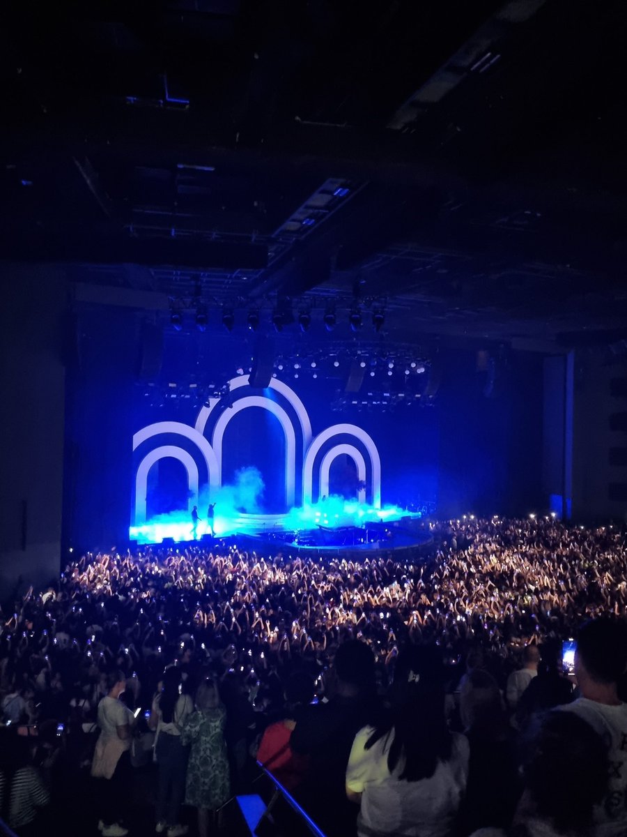 MarieColombes's tweet photo. @Dadju @TaycOfficiel J'y étais ce soir avec ma fille et une de ses copine ! Bravo pour votre performance à tous les 2 ! Quel succès ! https://t.co/QiH4EsbXBf