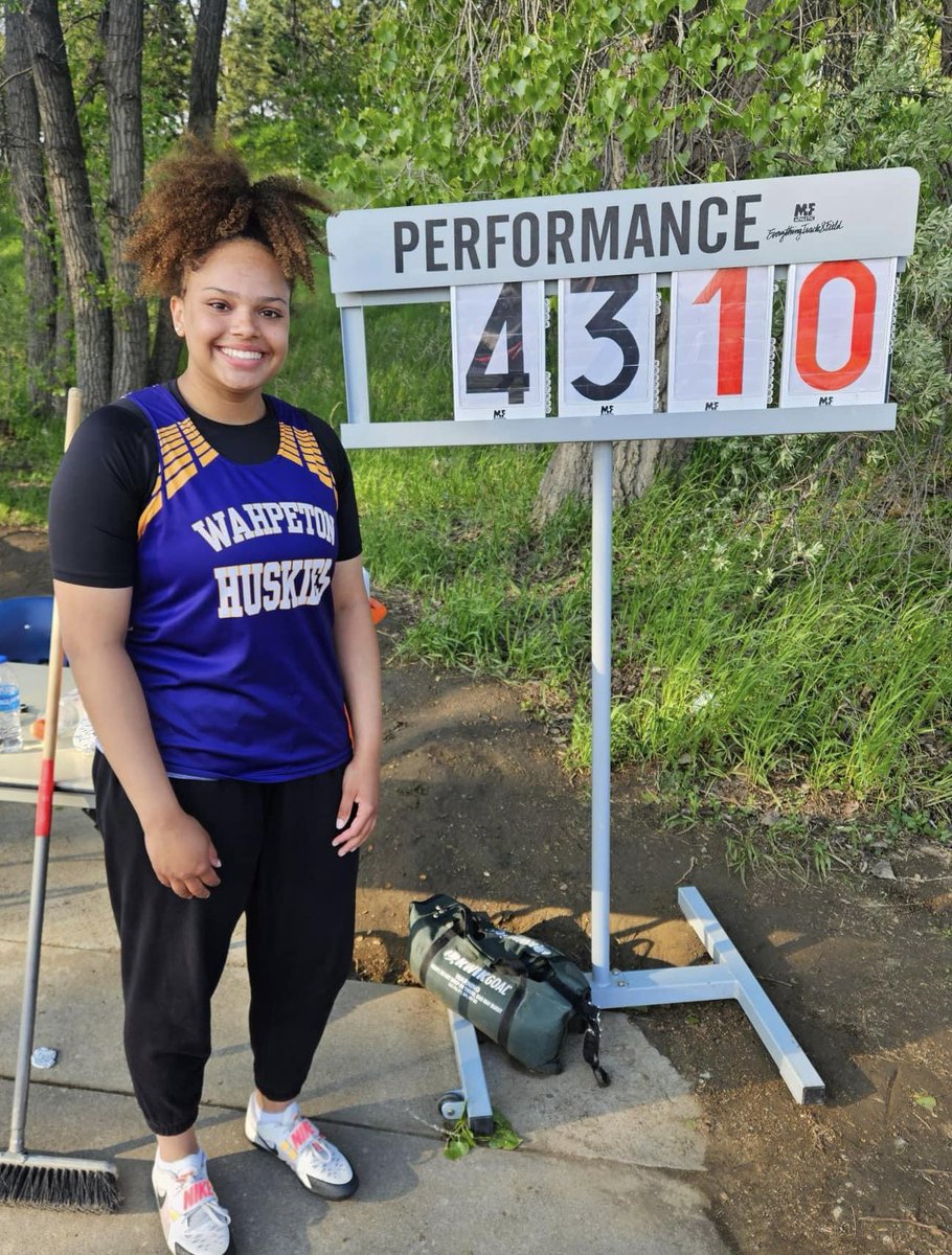 Wahpthrows's tweet photo. Congratulations to Scout Woods:
- North Dakota Shot Put State Champion 
- Discus: 2nd Place

#Huskythrows https://t.co/3s4Dn2xyhy