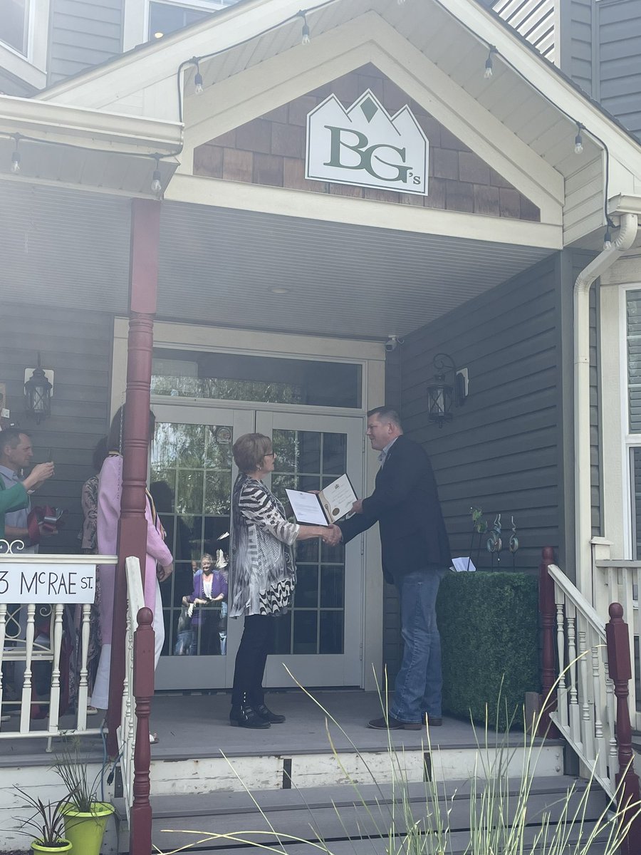 Very happy to be at the grand opening of a brand new business in Okotoks today - BG’s Design & Decor! Congratulations to owner Beth Grainger on this exciting new chapter as she teams up with her daughter Nikolle, owner of Boy O’ Boy Flowers. Make sure to check them out on McRae