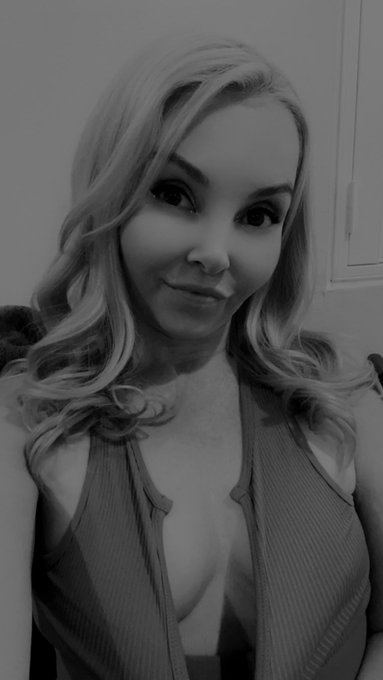1 pic. Come play w me on https://t.co/sGHiBtcwfO https://t.co/xUFtLHshn3
