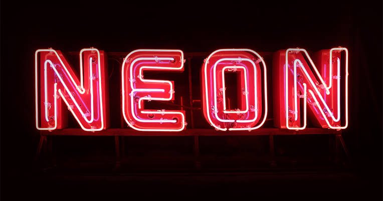 O letreiro neon ataca novamente: pelo quinto ano seguido, a distribuidora/produtora de Tom Quinn e Tim League ganha a Palma de Ouro no Festival de Cannes