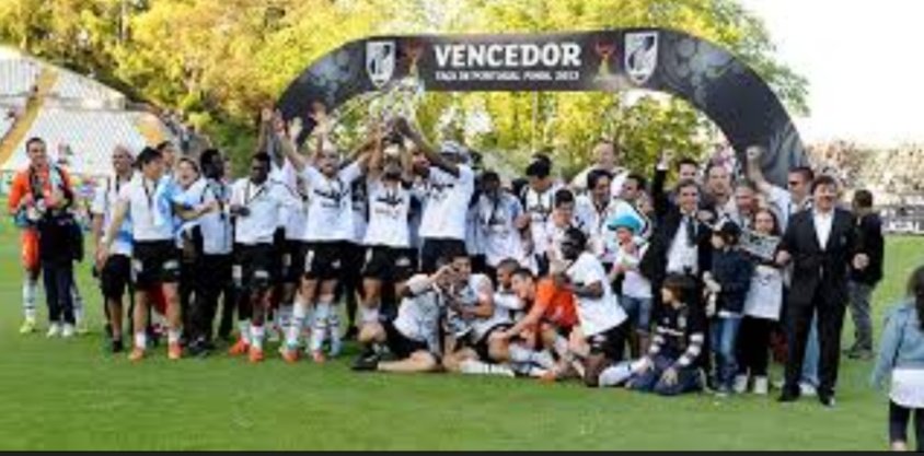 VSCdadepressa0's tweet photo. Neste dia há 11 anos o Vitória conquistava a sua maior conquista, a taça de Portugal de 2012/13.
O Vitória é um clube que apesar de não ter muitos títulos consegue ser considerado uns dos maiores do seu país.
Obrigado ao plantel, ao mister Rui Vitoria.
26/05/3013 https://t.co/jYZvl9CnMn