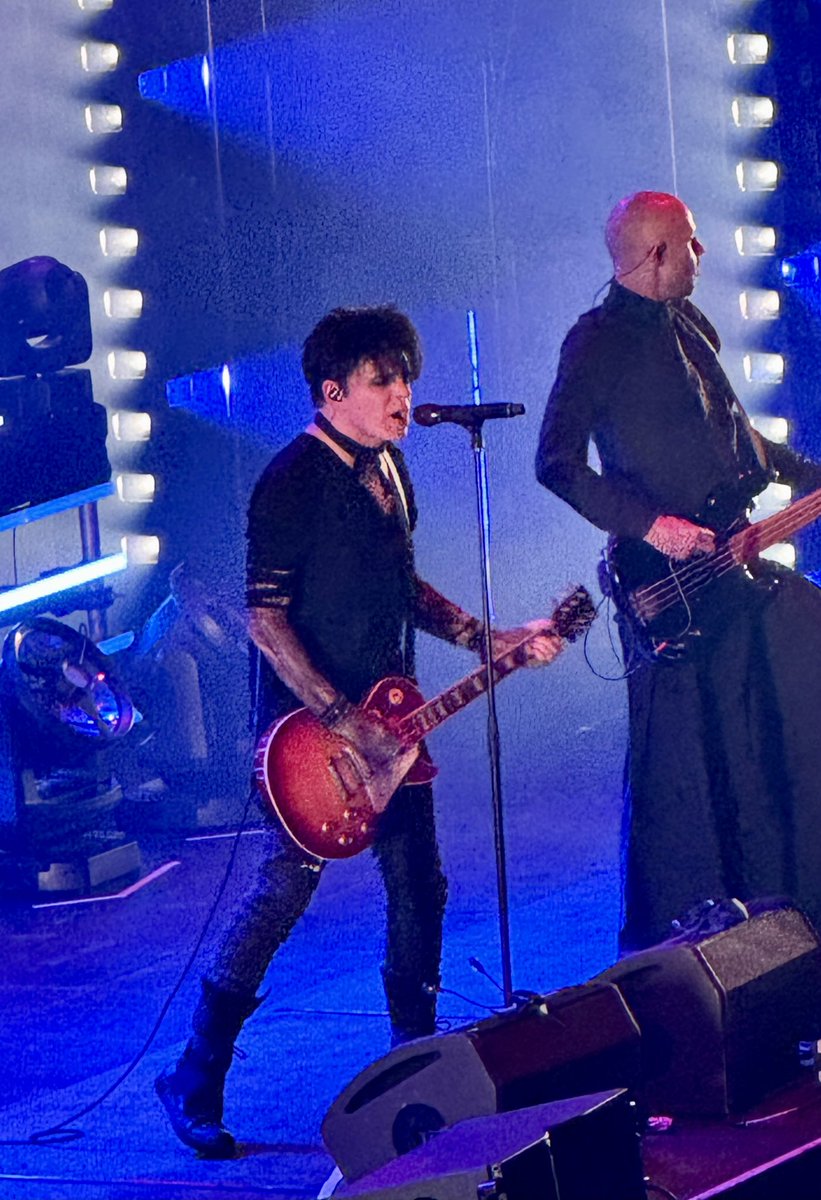 Great evening with Gary at The Roundhouse London @numanofficial songs sound as good today as they did 45 years ago. 🖤