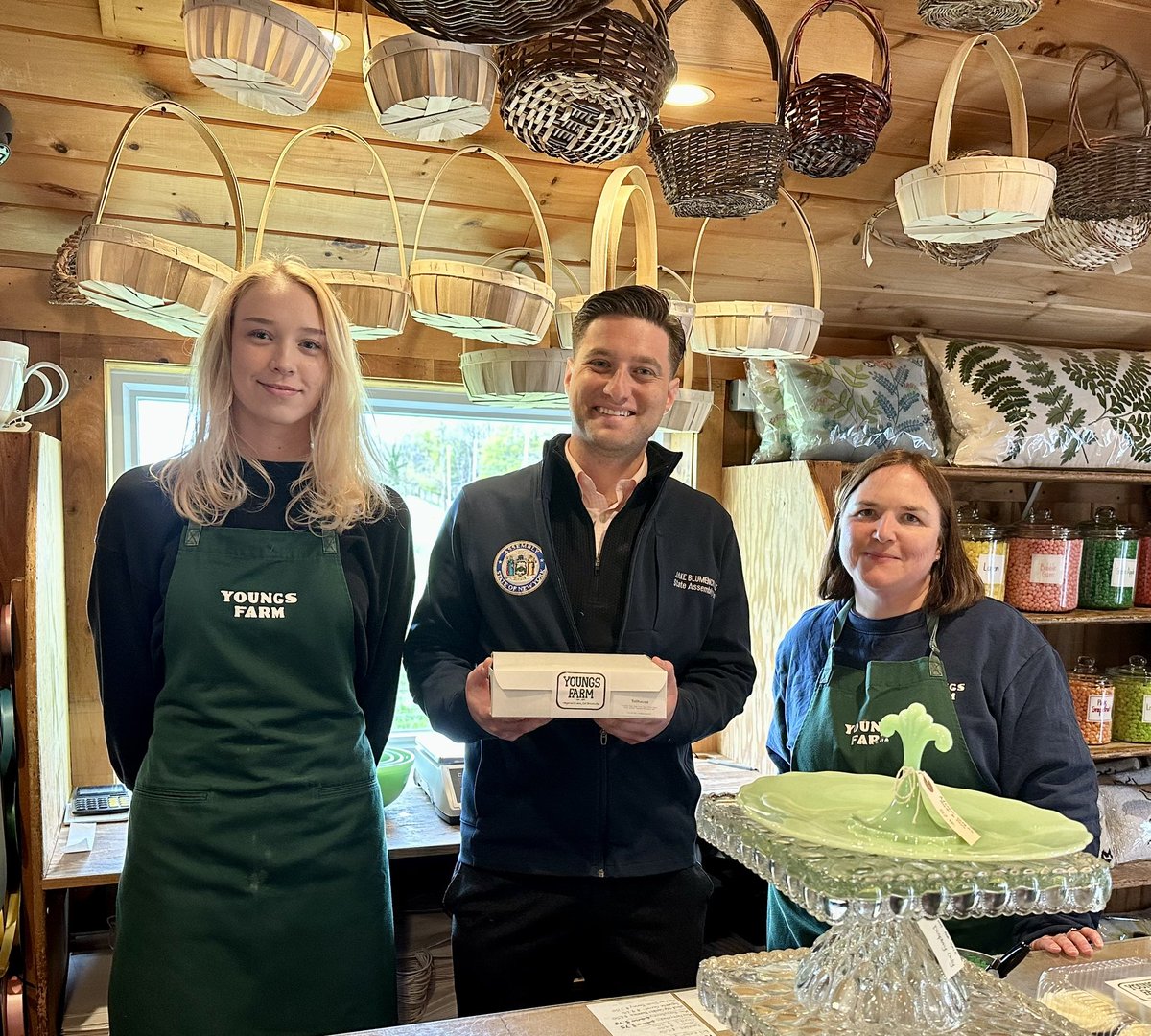 It’s #SmallBusinessSaturday and I’m excited to support Youngs Farms, one of my favorite working farms in Nassau County and located right in beautiful #AD15 in Old Brookville! While you're there, be sure to try their amazing [and my favorite] Tollhouse Pie! 🚜🥧 @LIFarmBureau