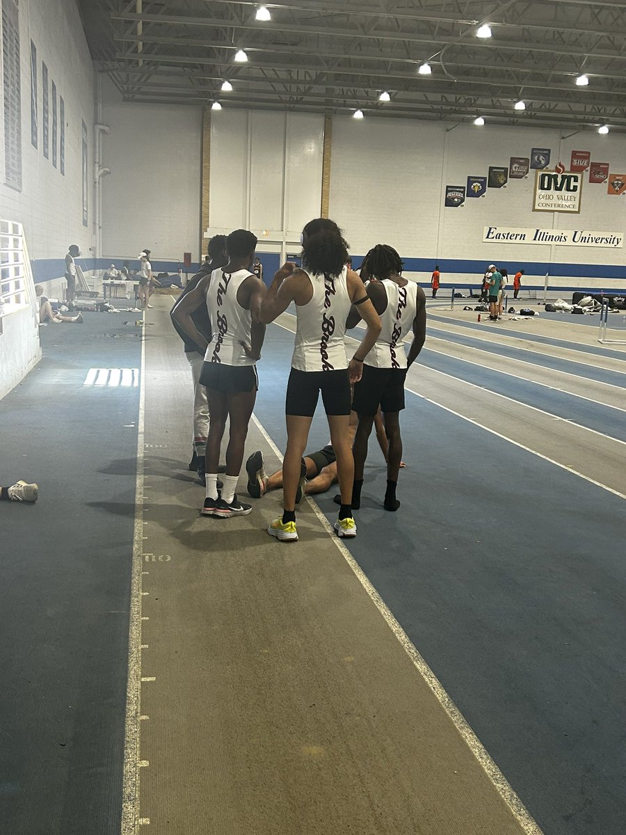 TheBrookXCTF's tweet photo. Lots of emotions with these 4 year seniors taking 6th in the 4x400 with a new school record. (Pictures here in their last warm up together). 3:20.71 🫶🏽
 
🏴‍☠️💀🏴‍☠️💀🏴‍☠️
#HonorTheRaiders
#Dawgs
#ChampionshipCharacter  
#Legacy https://t.co/iguGZzIuNn